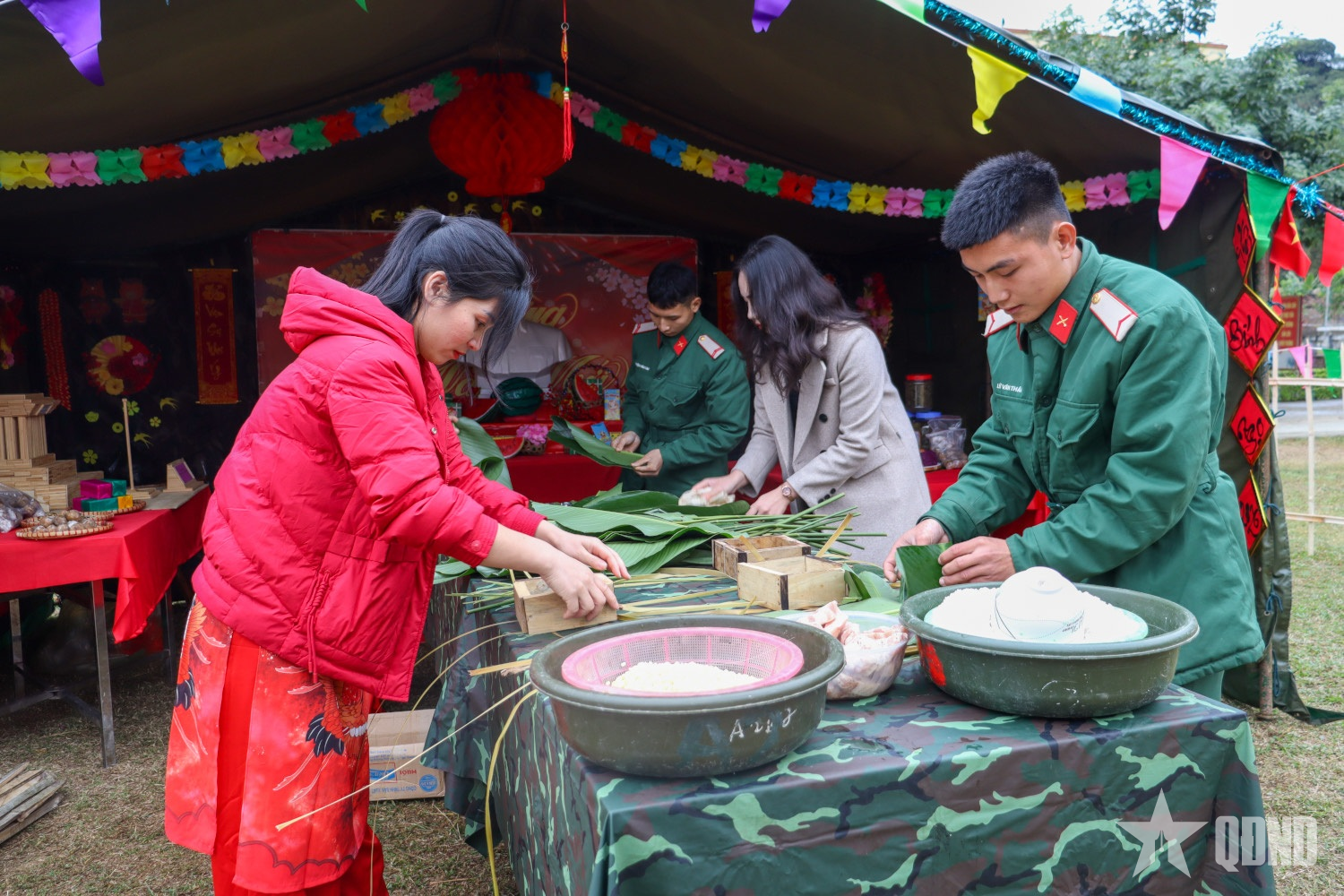Tết ấm áp nghĩa tình quân dân nơi biên cương Tổ quốc